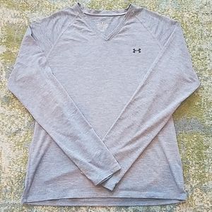 Under Armour Long Sleeve V-neck, Medium